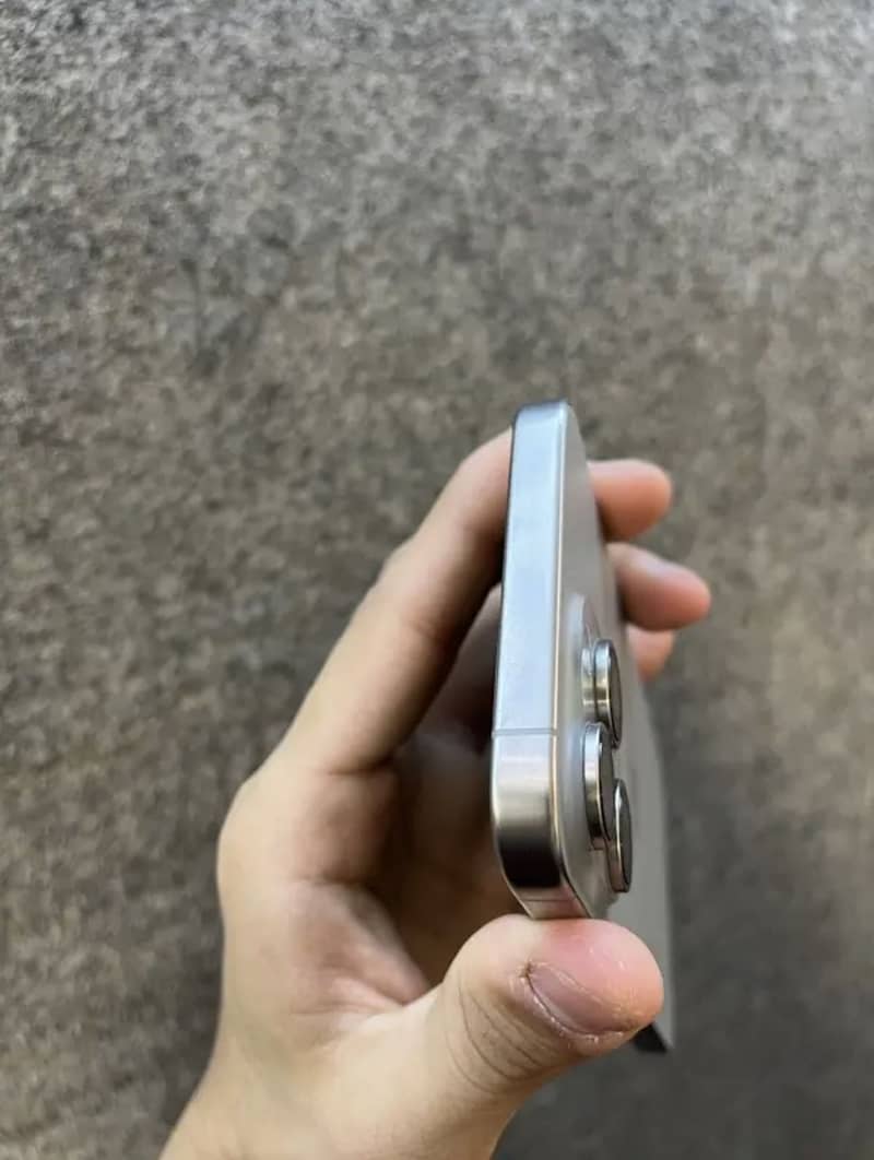 Iphone 15 pro max (256gb) 1