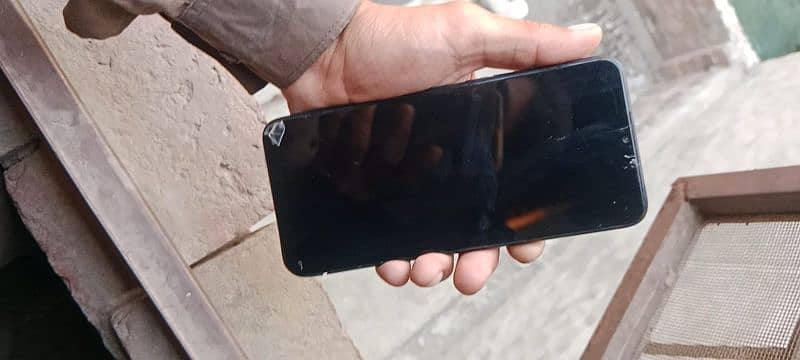 Realme 5 4/64 With Box totally original glass break 1