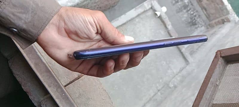 Realme 5 4/64 With Box totally original glass break 3