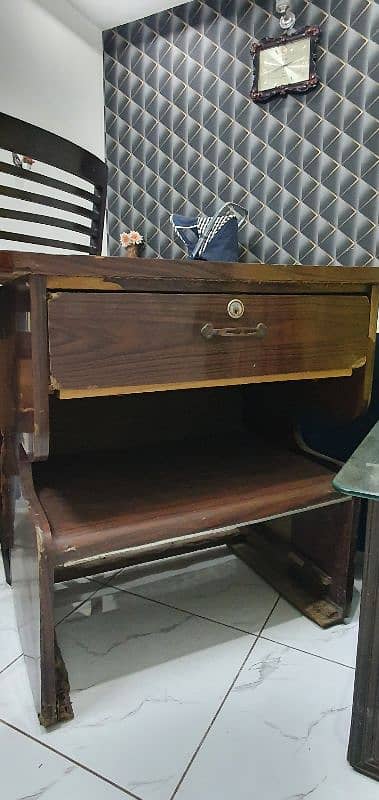 Centre Table With Mirror 3