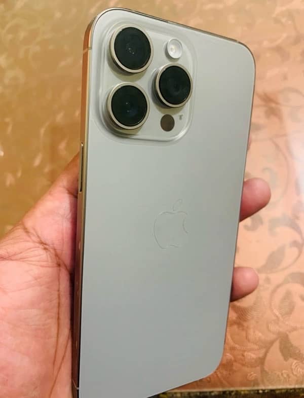 iPhone 15 Pro Max 0