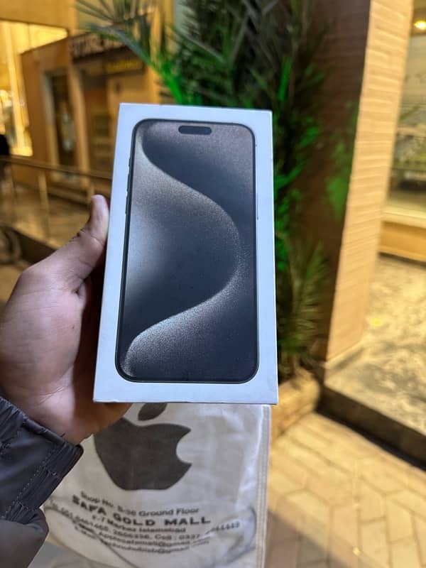 iPhone 15 Pro Max 1