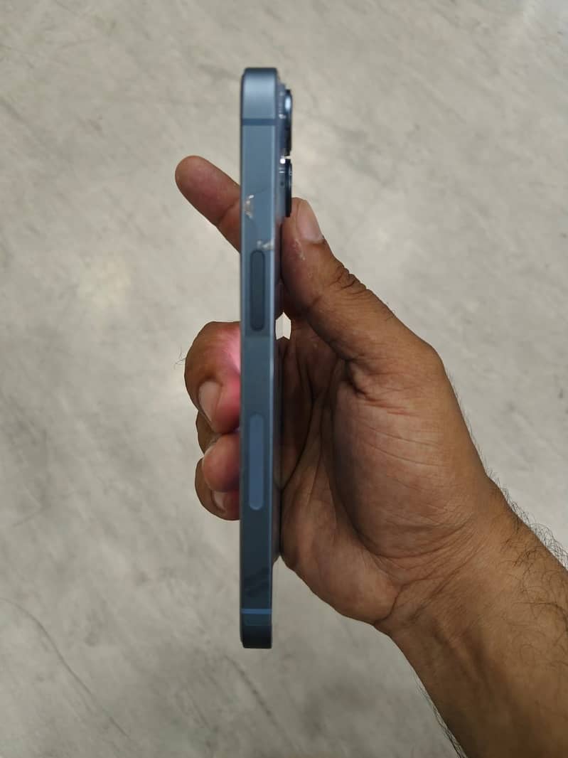 Selling iPhone 14 in sky blue colour 1
