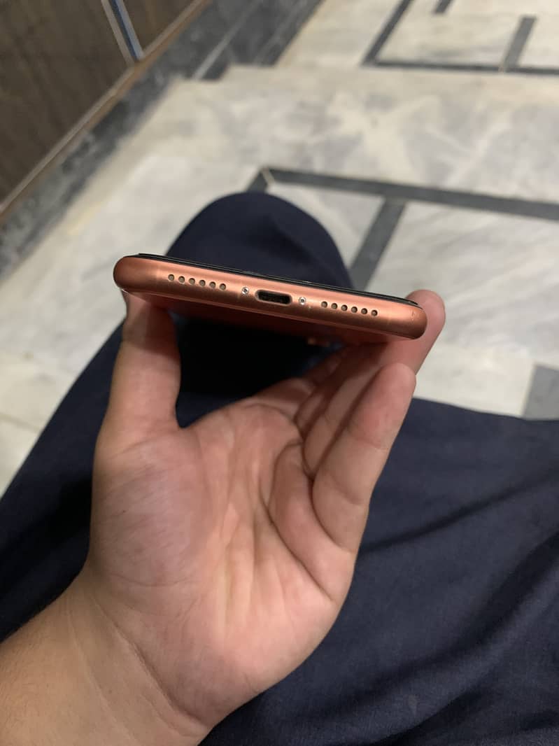 iPhone XR JV 64GB waterproof 4