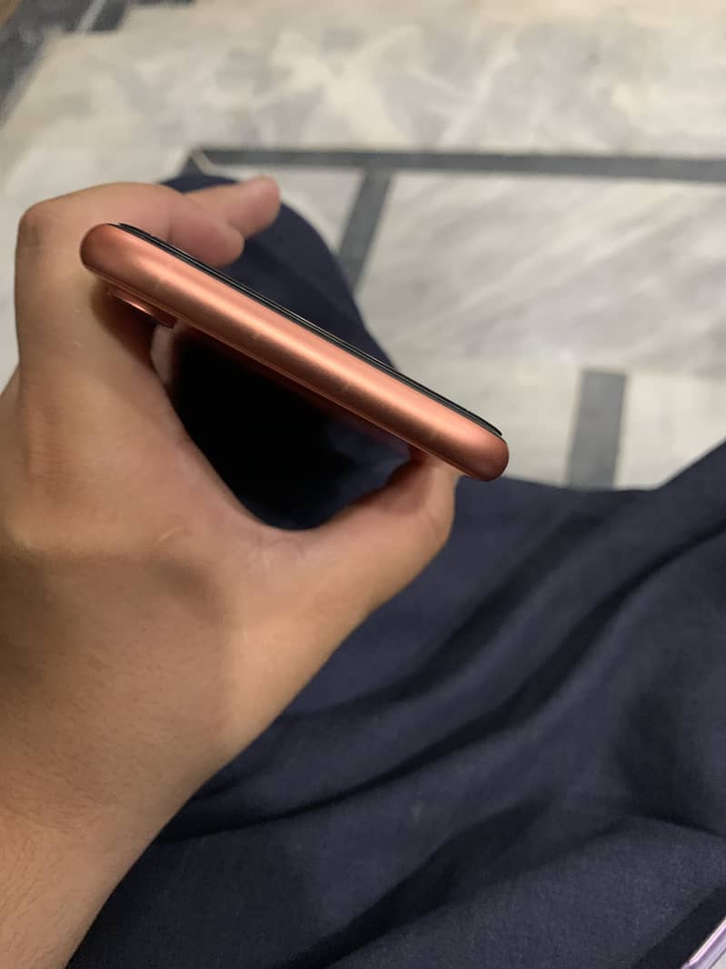 iPhone XR JV 64GB waterproof 5