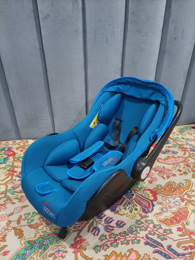 Tinnies Baby Carry Cot and Car Seat in Blue Colour, Almost New 1
