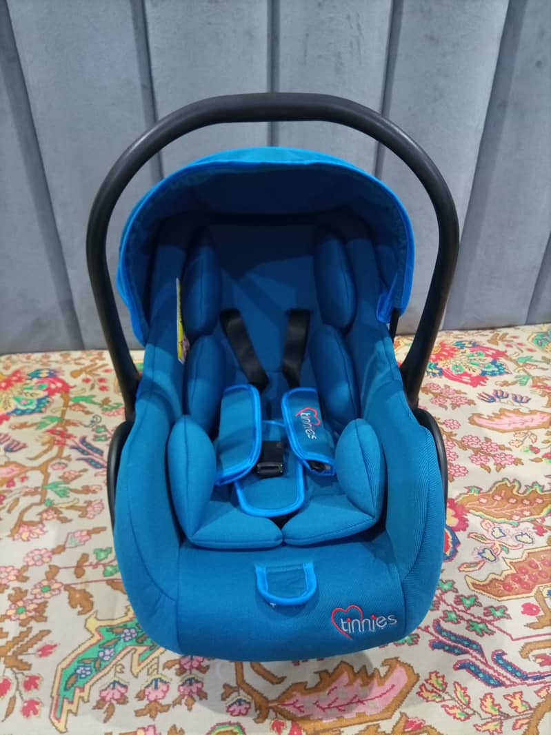 Tinnies Baby Carry Cot and Car Seat in Blue Colour, Almost New 5