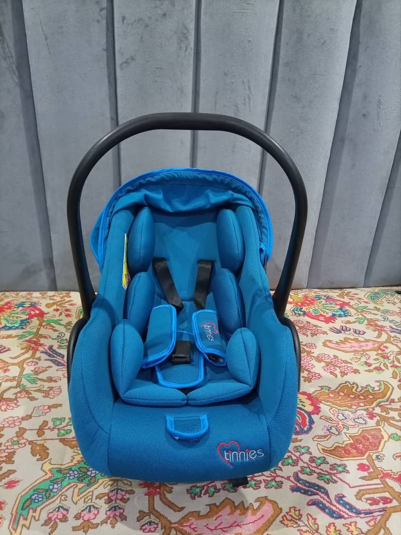 Tinnies Baby Carry Cot and Car Seat in Blue Colour, Almost New 6