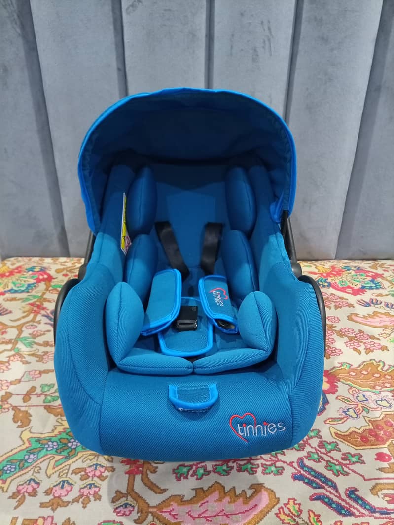 Tinnies Baby Carry Cot and Car Seat in Blue Colour, Almost New 7