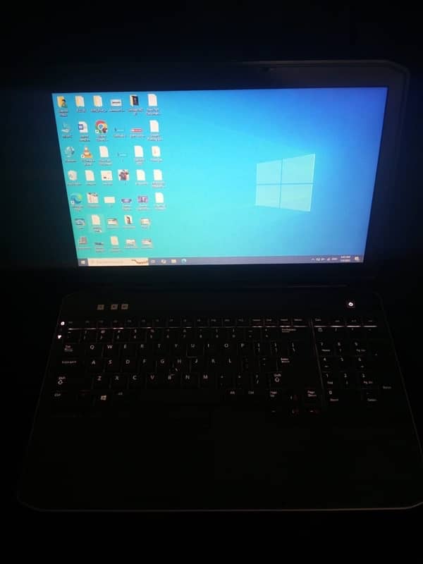 Dell Latitude E5530. 0