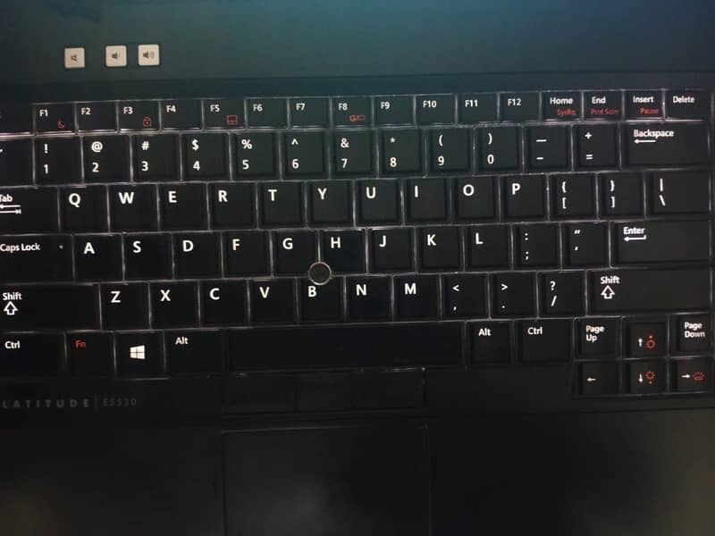 Dell Latitude E5530. 3