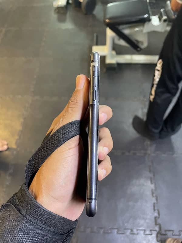 iPhone 11 for Exchange with iPhone 11 Pro (Cash Adjustment Available) 5