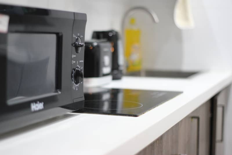 1 BED LUXURY FURNISHED FOR RANT IN GULBERG GREEN 15