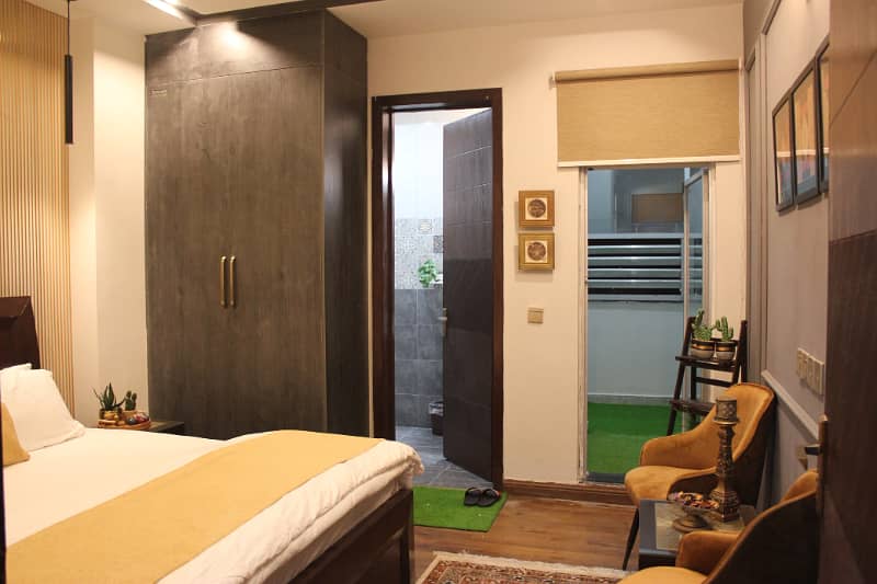 1 BED LUXURY FURNISHED FOR RANT IN GULBERG GREEN 16