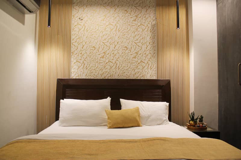 1 BED LUXURY FURNISHED FOR RANT IN GULBERG GREEN 30