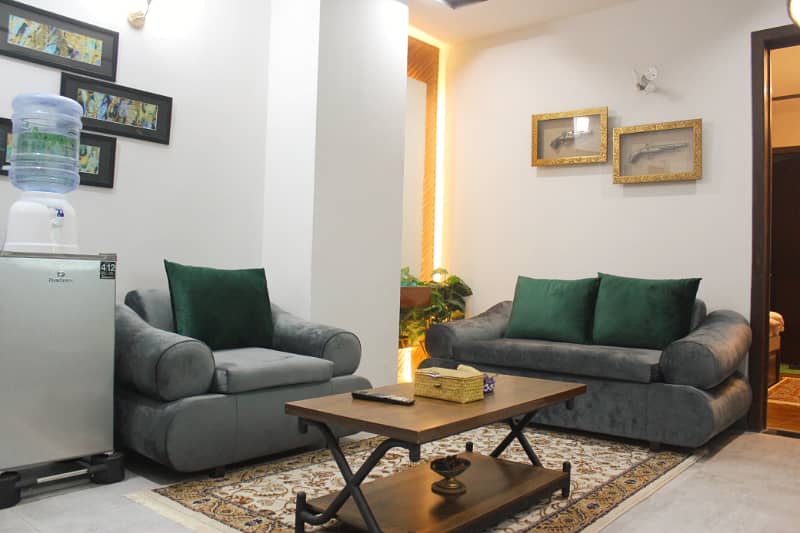 1 BED LUXURY FURNISHED FOR RANT IN GULBERG GREEN 33