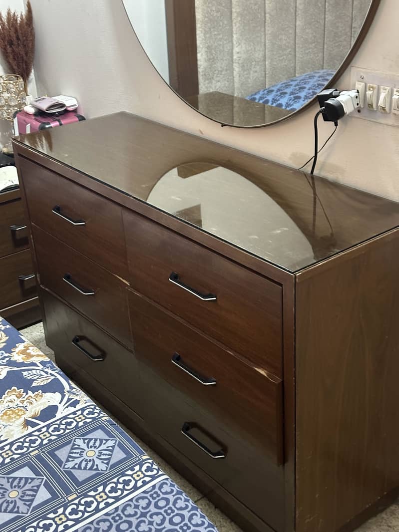 Bed, Wardrobe and Dressing Table 2