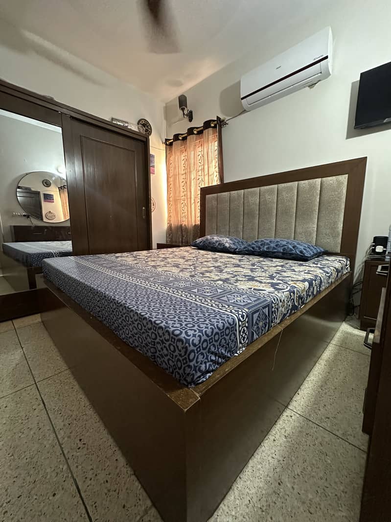 Bed, Wardrobe and Dressing Table 12