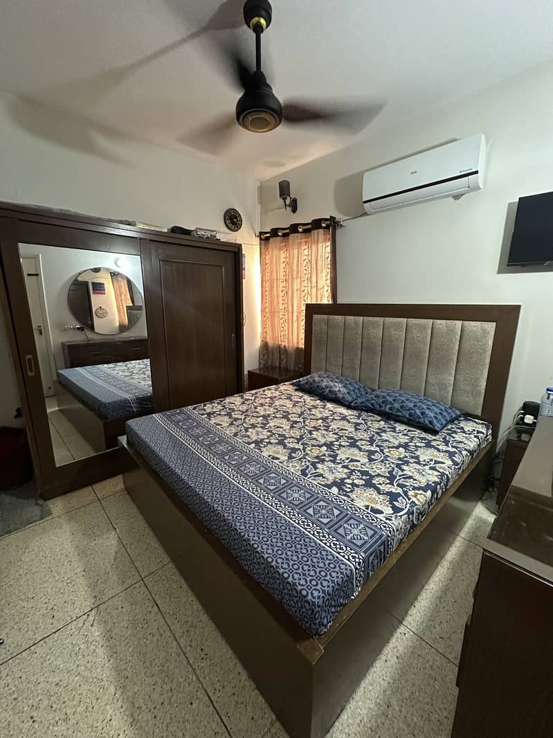 Bed, Wardrobe and Dressing Table 15