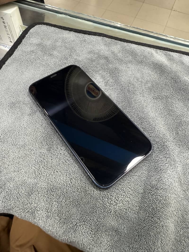 Iphone 12 Excellent Condition 2