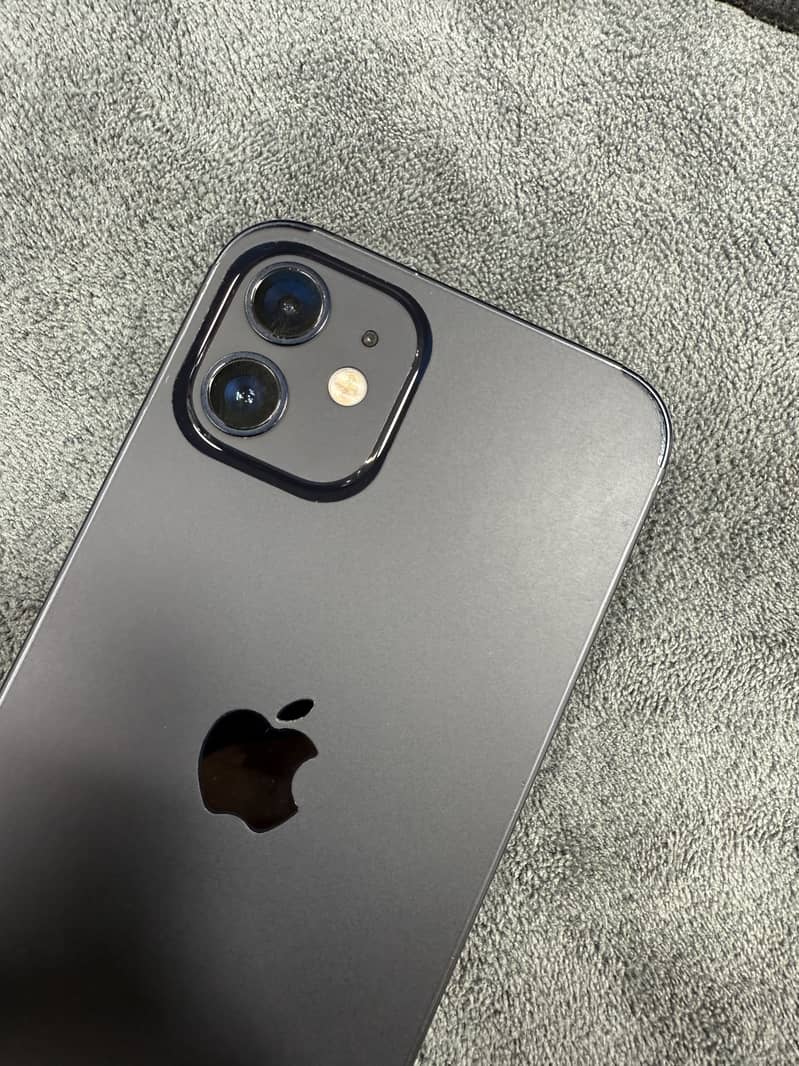 Iphone 12 Excellent Condition 3