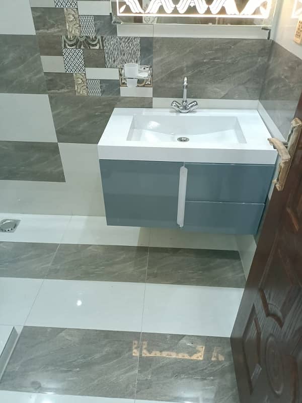 Elegant House Is Available For Rent For Rent 7
