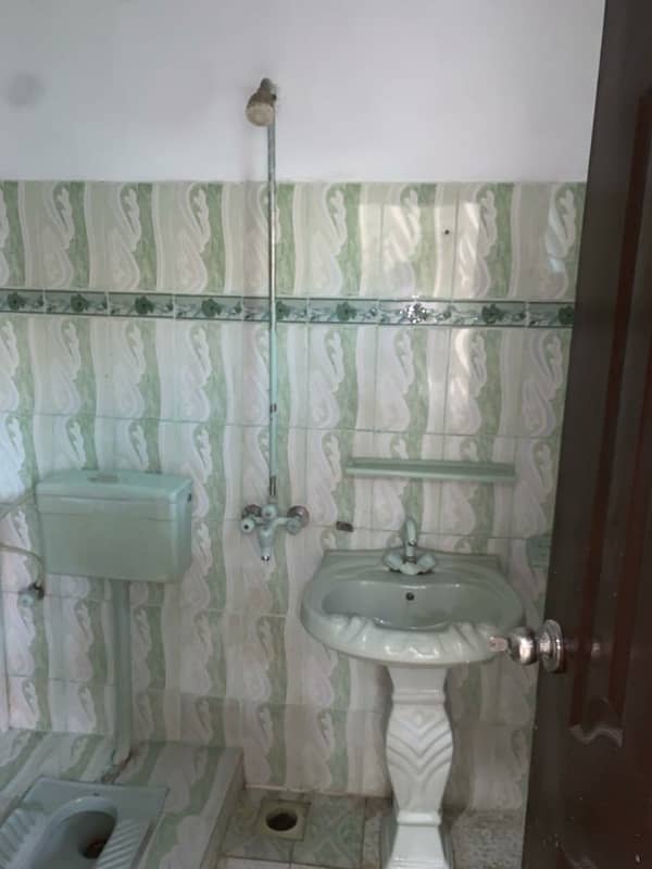 Lower Portion Of 5 Marla In Pak Arab Society Phase 1 - Block A For rent 1