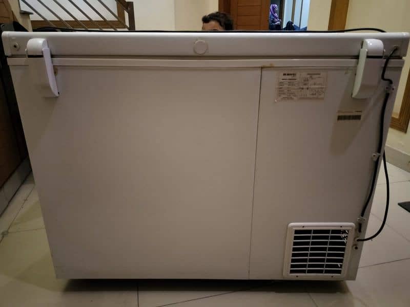 waves deep freezer 13 CUFT 5