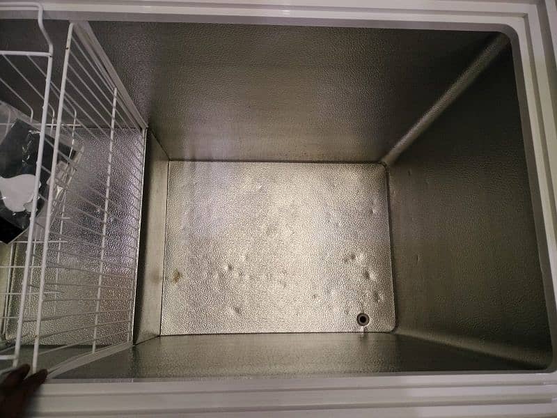 waves deep freezer 13 CUFT 6