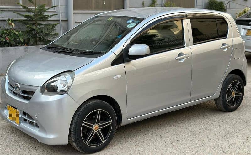 Daihatsu Mira 2012 2