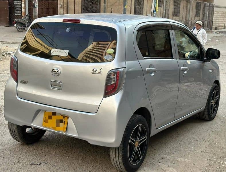 Daihatsu Mira 2012 4