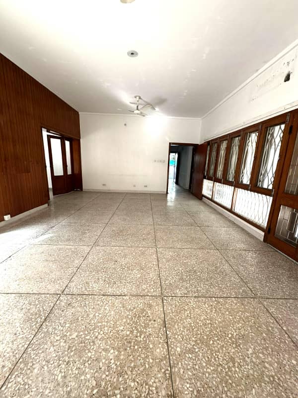 Demolish-able Plot Near Markaz in f-7 For Sale 10