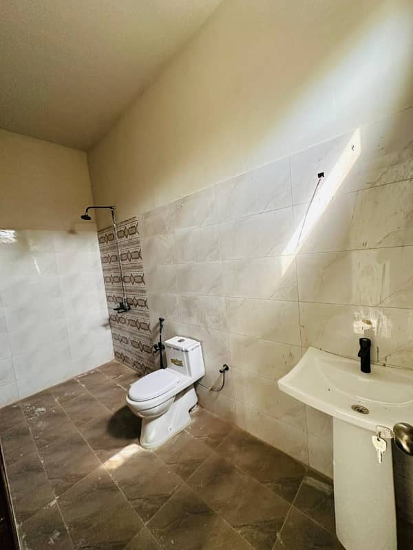 3 bed dd tile flooring 1st floor portion for rent 7