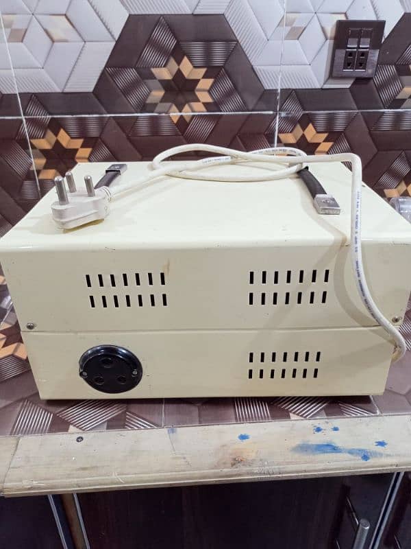 Automatic Voltage Stabilizer 1200 W 0