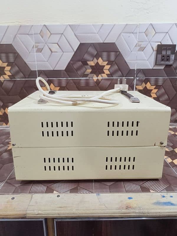 Automatic Voltage Stabilizer 1200 W 3