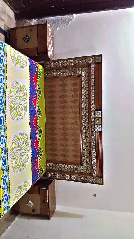 king size Good Condition bed with Mattress 0