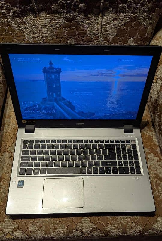 Acer Aspire V3-574 0