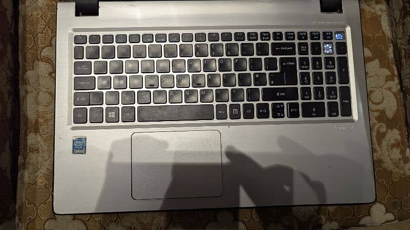 Acer Aspire V3-574 6