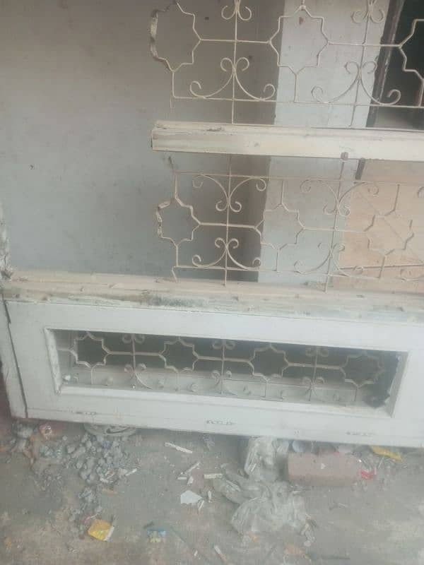 one wooden hard made long lasting window 0