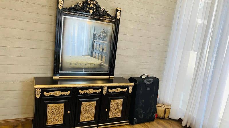 King wooden bed with mattress 8