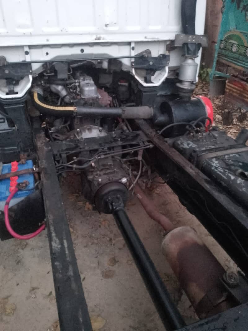 Isuzu NKR frame 5