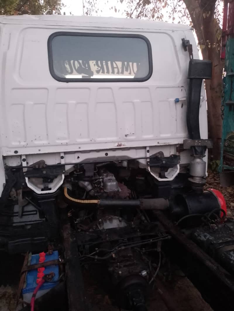 Isuzu NKR frame 6
