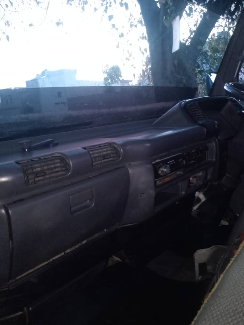 Isuzu NKR frame 7