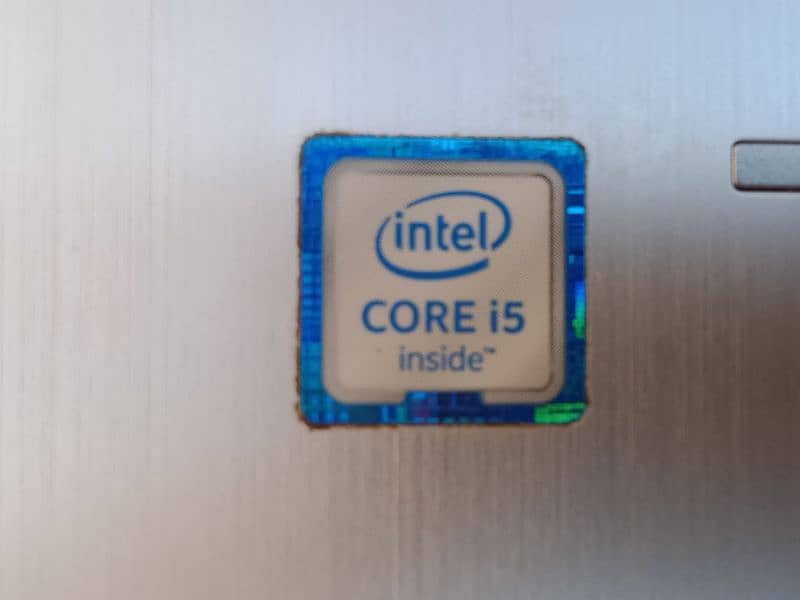 Hp laptop cor i5 6th generation 4