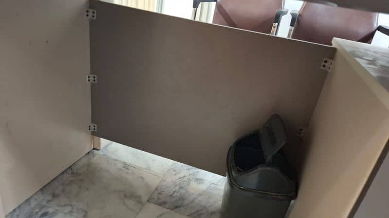 offuce table for sale for ceo MD executive 4
