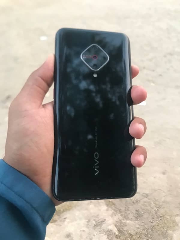 vivo s1 pro Ram =4:128 condition rafh farnth finger  good working 0