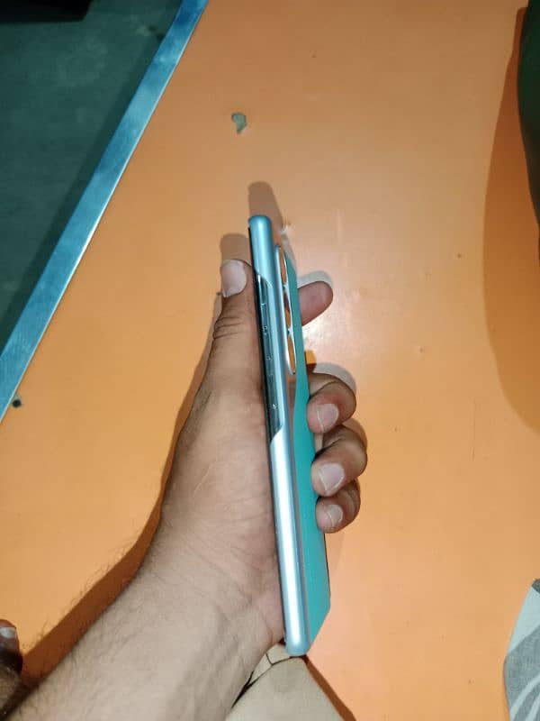 TECNO CAMON 40 PRO 10 BY 10 4
