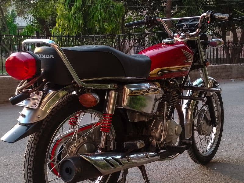 Honda CG 125 SPECIAL ADDITION 8