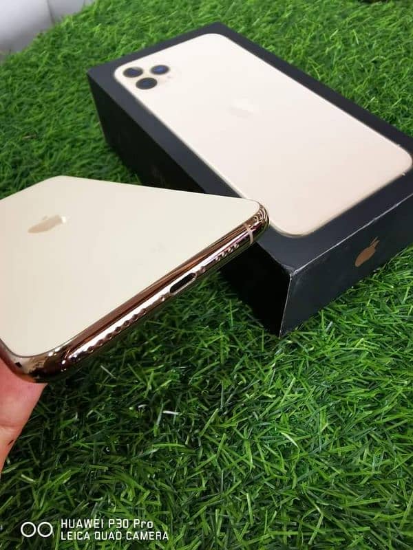 Apple iPhone 11 pro Max 256 GB WhatsApp number 03706334368 0