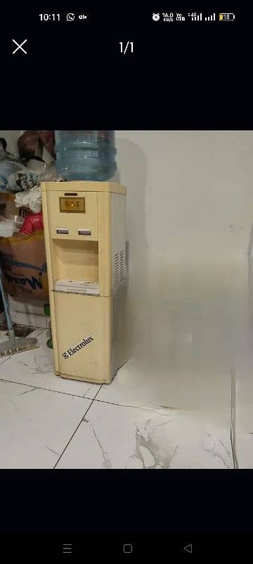 Hot & Cold Water Dispensor for Sale. 0